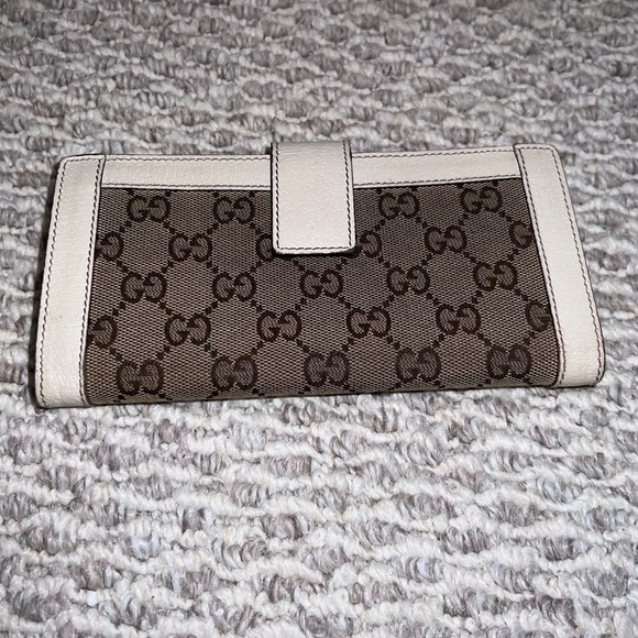 White Gucci Canvas Hobo Bag and Wallet Set - Picture 11 of 13